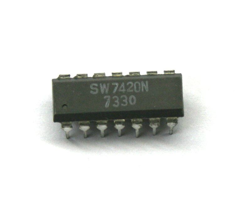 7420: 14P Dual 4 input NAND Gate