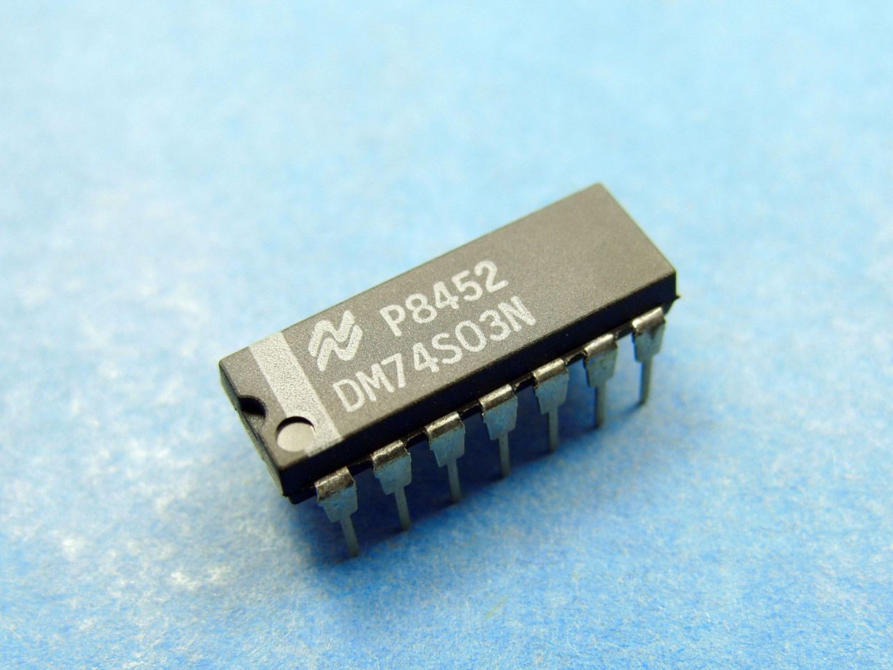 74S03: 14P Quad 2 input NAND Gate(O.C)